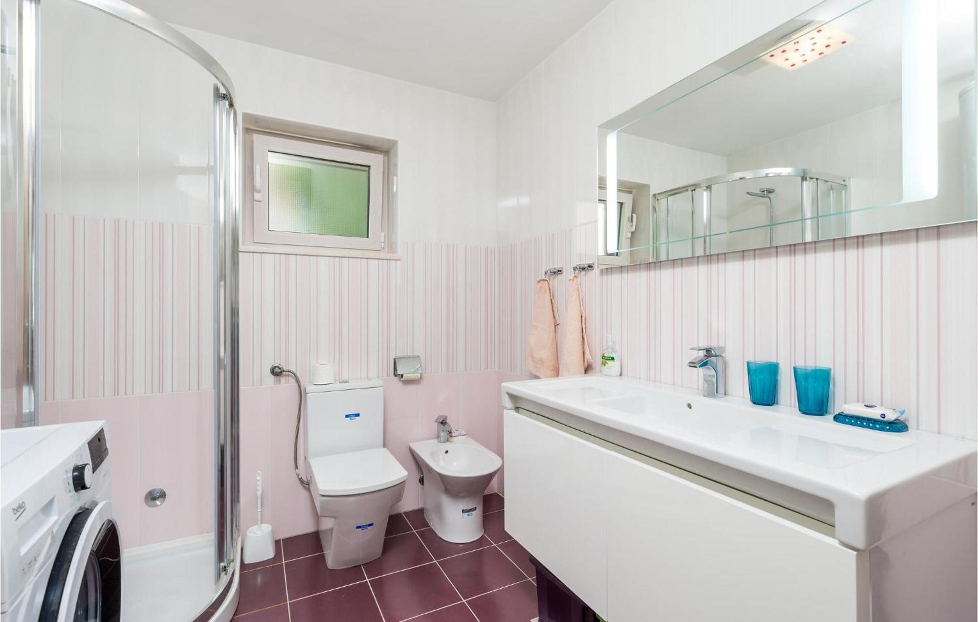 2 Bedroom Awesome Apartment In Veli Lošinj المظهر الخارجي الصورة