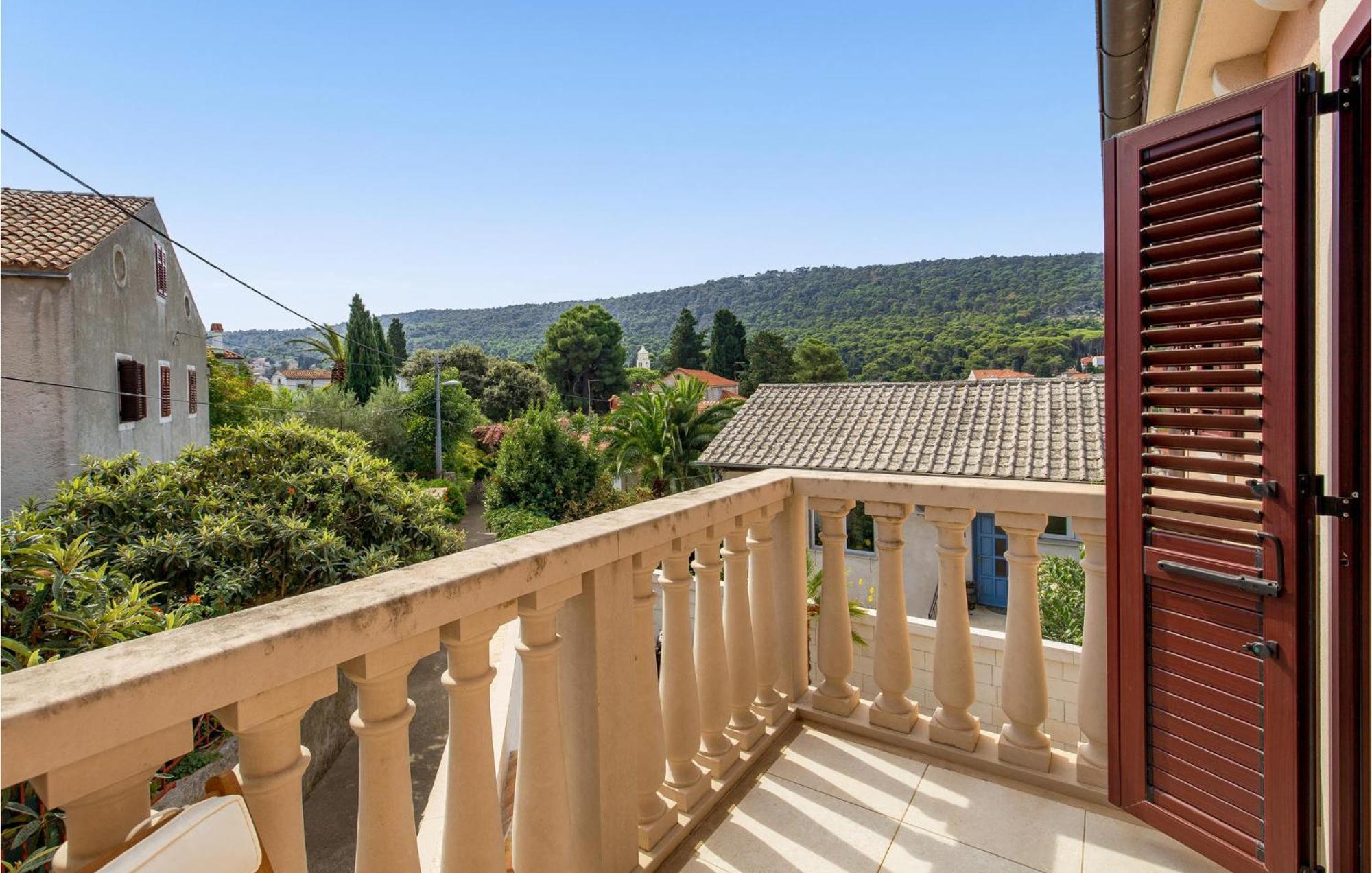 2 Bedroom Awesome Apartment In Veli Lošinj المظهر الخارجي الصورة