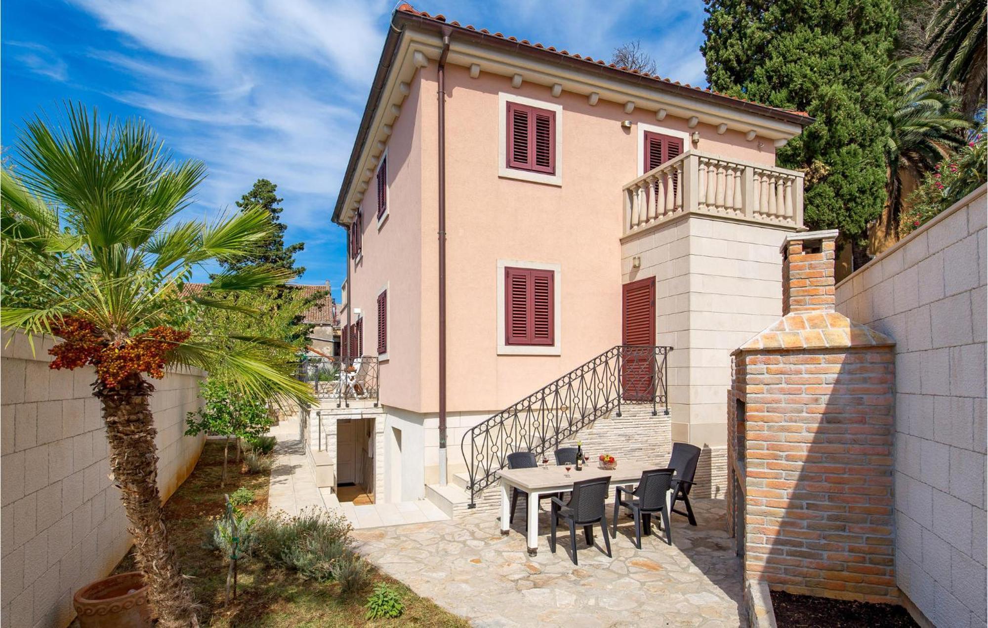 2 Bedroom Awesome Apartment In Veli Lošinj المظهر الخارجي الصورة